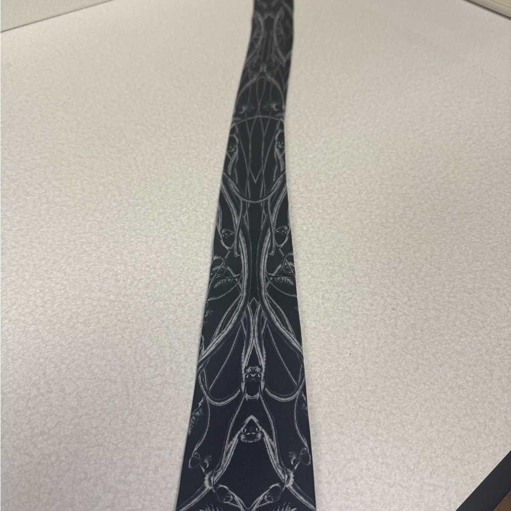Alexander McQueen Black and Gray Ornate Tie